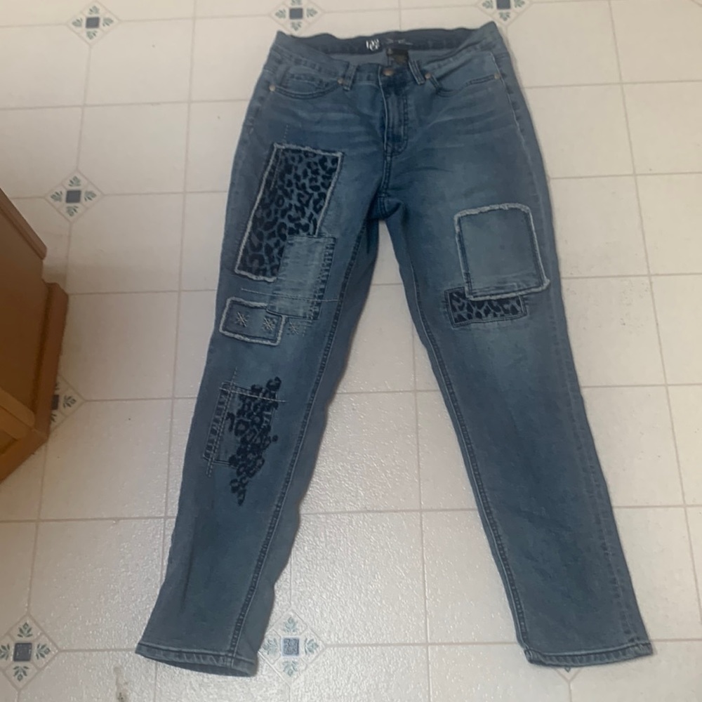 DG 2 leopard distressed size 8 jeans.